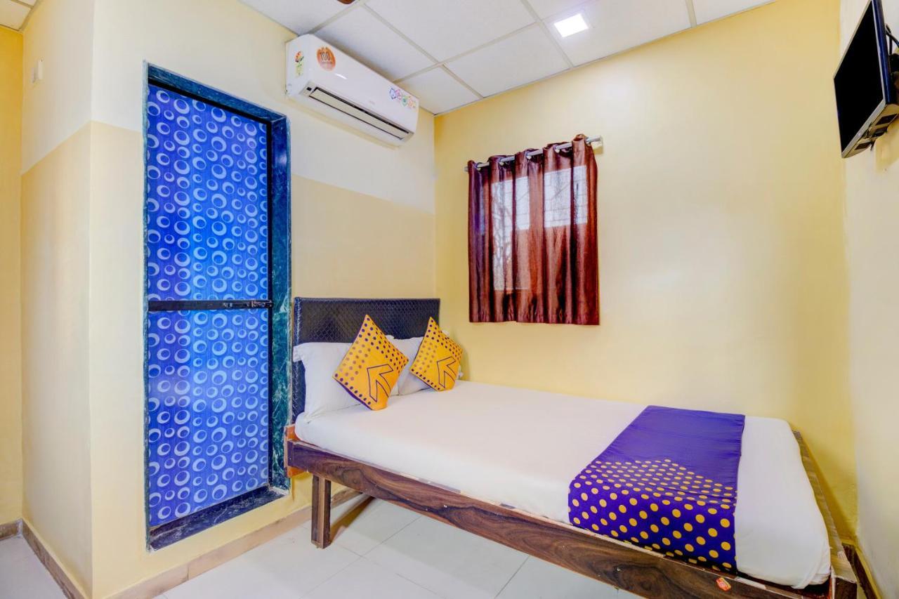 Oyo 70661 Hotel Al Makkah Managed By Hotel Paris Bombaim Exterior foto